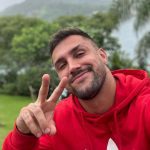 Arthur Picoli falou sobre os comentários maldosos que vem recebendo após o vazamento de seu novo affair com Vitória Lenoir. (Foto: Instagram)