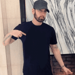 Fãs de rap foram apresentados a Slim Shady, agora mais conhecido pelo nome artístico Eminem, e logo descobriram sua problemática relação com a mãe, Debbie Mathers. (Foto: Instagram)