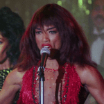 Tina (What's Love Got to Do with It): A trajetória de vida da cantora Tina Turner, desde quando era uma desconhecida no Tennessee até se tornar uma estrela pop. A trama mostra o casamento conturbado de Tina com seu mentor Ike Turner e a luta para se libertar do comportamento abusivo dele devido às drogas. (Foto: Divulgação)