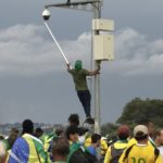 Na ocasião, os prédios dos três poderes foram invadidos por pessoas que promoviam a violência e danos contra patrimônio público (Foto: Agência Brasil)