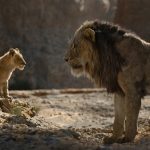 Traído e exilado de seu reino, o leãozinho Simba precisa descobrir como crescer e retomar seu destino como herdeiro real nas planícies da savana africana. (Foto: Divulgação)