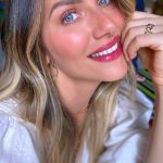 "Você já namorou o Bruno, né?", perguntou Giovanna Ewbank ao entrevistar Cleo. (Foto: Divulgação)