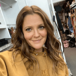 A atriz de Hollywood, Drew Barrymore. consome produtos de brechós (Foto: Instagram)