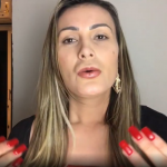 "Se a minha mágoa foi pública, eu postei, acho que o perdão também tem que ser público. Quero pedir perdão à Igreja Universal, ao Bispo Macedo, à dona Cristiane, ao Bispo Renato, aos pastores e aos obreiros.", disse logo a princípio. (Foto: YouTube)