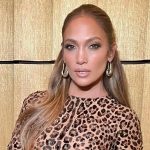 Após menos de um ano de matrimônio, a cantora Jennifer Lopez e o ator Ben Affleck pretendem renovar seus compromissos matrimoniais e planejam uma grande festa na mansão que recentemente adquiriram por R$ 290 milhões em Los Angeles. (Foto: Divulgação)