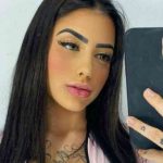 MC Mirella, de 25 anos, compartilhou que em um único dia chegou a arrecadar aproximadamente R$ 100 mil através de seu perfil no 0nlyFans. (Foto: Divulgação)