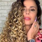 A atriz Viviane Araújo é outro nome conhecido na mídia que engravidou com 47 anos de idade, e teve um lindo menino (Foto: Instagram)