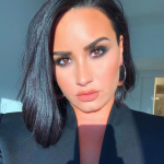 Vamos começar pela cantora Demi Lovato, a artista já teve algumas overdoses ao longo de sua vida, mas felizmente conseguiu sair viva de todas (Foto: Instagram)