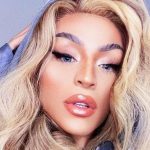 Pabllo Vittar compartilhou informações sobre um acontecimento em sua vida pessoal, revelando os detalhes de quando foi convidada para participar de uma 0rgia. (Foto: Divulgação)