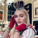 Madonna é conhecida por suas festas temáticas, mas teve uma festa que ela fez uma exigência um pouco... peculiar. (Foto: Instagram)