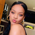 Para uma de suas festas de aniversário, Rihanna pediu que todos os seus convidados se vestissem como personagens dos desenhos animados dos anos 90. (Foto: Instagram)