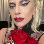 Lady Gaga é muito excêntrica em suas roupas, clipes e claro, festas. (Foto: Instagram)