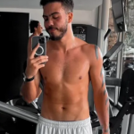 O filho de Ronaldo Fenômeno chegou a mostrar o corpo torneado, já quase definido. (Foto: Instagram)