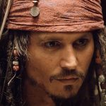 Nesta terça-feira (25) o ator Johnny Depp, se tornou notícia no mundo após ser achado inconsciente em um hotel da Hungria (Foto: Divulgação)