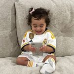 Cecília usou a roupa do Real Madrid e arrancou suspiros da internet. (Foto: Instagram)