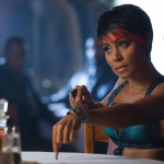 Jada Pinkett Smith, importante atriz de Hollywood, também já admitiu em uma entrevista que participou de um menage na sua juventude. Aliás, a artista admitiu que não foi uma experiência boa na época (Foto: Divulgação)