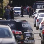 Ele deu a volta na casa e foi à janela do cômodo, por onde pulou e conseguiu entrar. Nesse momento, viu o corpo da mãe caído no chão do banheiro.(Foto: PCDF)