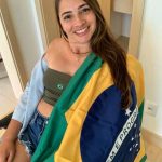 "Simplesmente denunciei. Em alguns casos, me deu medo. Fiquei com medo de a pessoa vir atrás e me matar", disse Lais Souza (Foto: Instagram)