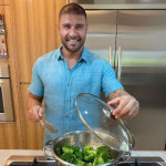 Sorte do seu filho, Davi que deve adorar os pratos do papai cozinheiro. (Foto: Instagram)