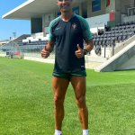 Cristiano Ronaldo buscou o tratamento para solucionar problemas no joelho esquerdo, causados pelo tendão patelar. (Foto: Instagram)