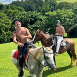 Conforme disse uma fonte próxima a Barbosa, ele e Cícero vivem se encontrando por causa de um cãozinho que adotaram no início do ano, quando foram morar juntos em São Paulo. (Foto: Instagram)