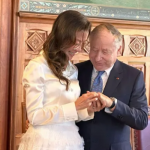 No dia 27 de julho, Michelle Yeoh, se casou com Jean Todt ao 60 anos de idade. O ex-chefe da Ferrari tem 77 anos e os dois estavam noivos há quase duas décadas! (Foto: Instagram)