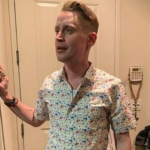 Macaulay Culkin, que ficou mundialmente famoso com filmes como "Esqueceram de Mim", caiu no anonimato devido ao comportamento do pai, o também ator e empresário Kilt Culkin. (Foto: Instagram)