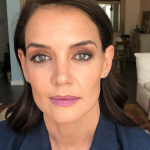 De acordo com o The Sun, creme com muco de caramujo já foi a escolha de Katie Holmes para sua skincare. (Foto: Instagram)