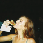 Marina Ruy Barbosa também teve sua foto criticada nas redes sociais. A atriz chamou a atenção dos internautas por causa de sua silhueta fininha. Dias depois, apareceu comendo uma pizza e foi acusada de ter distúrbio alimentar. Em resposta, ela negou. (Foto: Instagram)