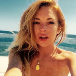 Certa vez, Lindsay Lohan publicou em seu Instagram fotos de um ensaio fotográfico. Porém, nos comentários, apesar de muitos elogios, alguns seguidores apontaram que ela estaria muito magra. (Foto: Instagram)