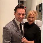 Hoje (15), Hugh Jackman anunciou o fim de seu casamento de 27 anos com Deborra-Lee Jackson. (Foto: Divulgação)