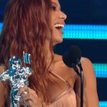 Anitta venceu pela segunda vez o prêmio latino no MTV Music Video Awards. (Foto: Reprodução MTV)