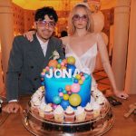 Nesta quarta-feira (06/09/23) a atriz Sophie Turner, anunciou em suas redes sociais o término do casamento com o cantor Joe Jonas (Foto: Instagram)