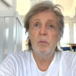 Paul McCartney estava prestes a decolar no aeroporto JFK quando seu voo foi cancelado devido aos ataques. (Foto: Reprodução/Instagram)