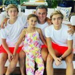 A mãe de Eva, Joaquim e Benício ainda contou que os filhos também sentiu ciúmes do pai, Luciano Huck, na televisão, principalmente os meninos. (Foto: Instagram)