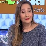 "E a coisa ficou bastante complicada quando emissoras de Tv, no caso, a Record, no 'Domingo Espetacular', ontem, e já vinha falando disso, conseguiu o depoimento de uma testemunha; eram duas garotas que estavam por ali [no local do acidente], dizendo que o Bruno, sim, ele sabia que o Kayky tinha sido atropelado", disse Sônia Abrão (Foto: Rede TV)