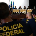 No mesmo dia, policiais federais apreenderam mais de 5 kg de cocaína em fundos falsos nas bagagens de dois brasileiros que embarcariam para Portugal e Turquia. (Foto: Agência Brasil)