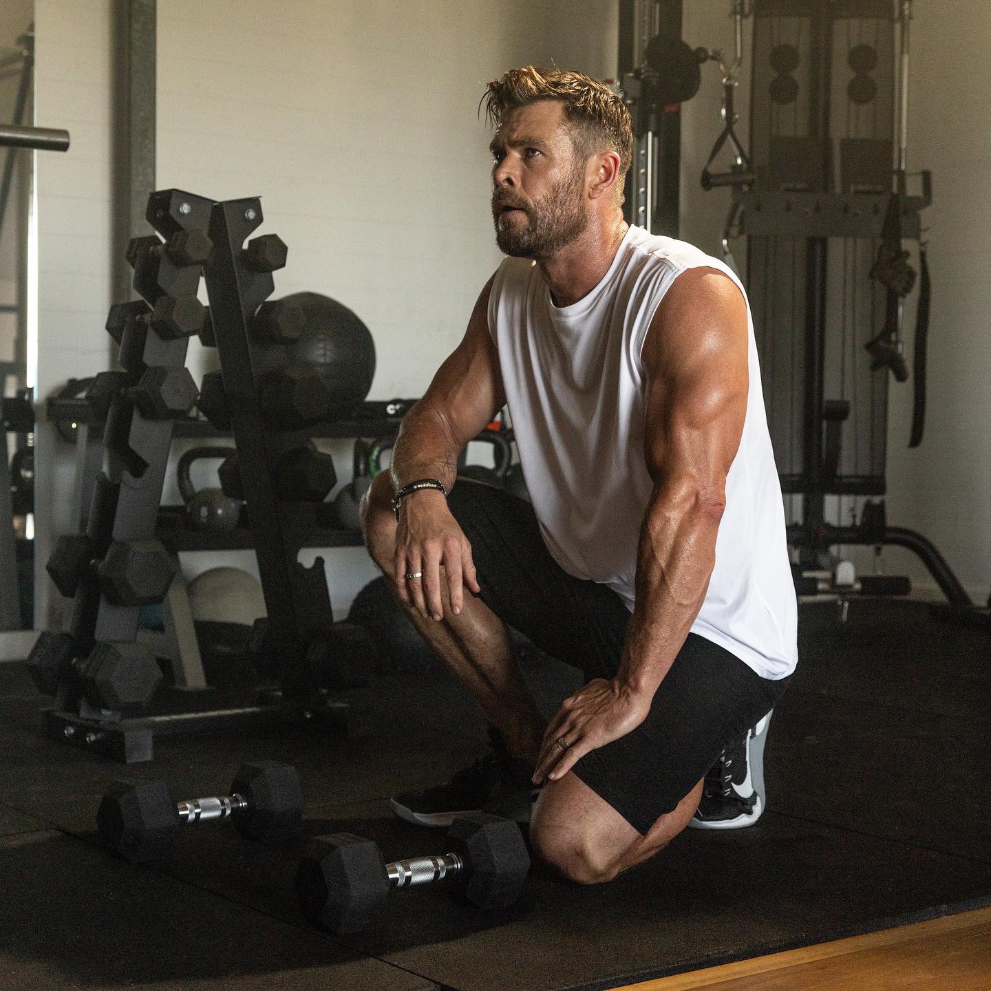 Chris Hemsworth muda estilo de vida após descobrir tendência ao Alzheimer, Celebridades