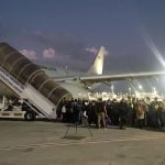 O KC-30 (Airbus A330 200) pousou na Base Aérea do Galeão, no Rio de Janeiro, por volta das 2h40. (Foto: Agência Brasil)