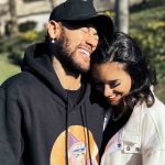 O relacionamento entre Neymar e Bruna Biancardi passou por um período turbulento recentemente após nova traição do craque, evidenciado pela ausência das alianças de compromisso que costumavam usar em aparições públicas. (Foto: Divulgação)