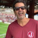 O ator, roteirista e humorista Bruno Mazzeo encerrou seu contrato com a rede Globo. (Foto: Instagram)