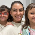 É que a pequena e sua prima, Madalena surpreenderam os pais ao cortarem franjas escondidas. (Foto: Instagram)