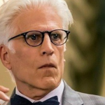 Em 2019 Ted Danson, que na época tinha 71 amos, foi algemado durante um protesto pela conscientização em relação ao meio ambiente, em Washington D.C., nos Estados Unidos. (Foto: Divulgação)