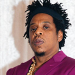 Jay-Z agora é o artista mais bem pago dos Estados Unidos, mas, como um rapper iniciante, as gravadoras o rejeitavam porque achavam que ele não soava bom o suficiente. (Foto: Divulgação)