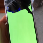 Minutos depois, Biah mostrou seu celular destruído. "Já era um Iphone 15, mas estamos vivas. (risos)", escreveu na legenda de um stories. (Foto: Reprodução/Instagram)