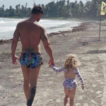 Ricky Martin - Esse compromisso com a paternidade continuou quando Martin expandiu sua família, recebendo Lucia em 2018 e Renn em 2019 com seu agora ex-marido Jwan Yosef. (Foto: Instagram)