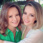 Sandy e Noely sempre foram comparadas uma à outra. (Foto: Instagram)