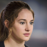 Famosa por seus papéis em "Divergente", "A Culpa é das Estrelas" e "Big Little Lies", a atriz Shailene Woodley foi presa em 2016 num protesto no estado da Dakota do Norte, nos EUA. (Foto: Divulgação)