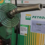 A parcela da Petrobras na gasolina vendida na bomba vai ser, em média, de R$ 2,05 por litro. (Foto: Agência Brasil)