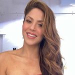 Shakira é outra artista que lidou com fãs invadindo seu palco. Os seguranças da artista retiraram a pessoa que fez isso (Foto: Instagram)